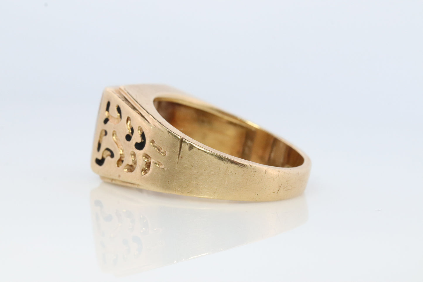 14-Karat-Diamant-Herrenring. Schwerer quadratischer Siegelring aus 14-karätigem Weißgold mit 5 Diamanten.