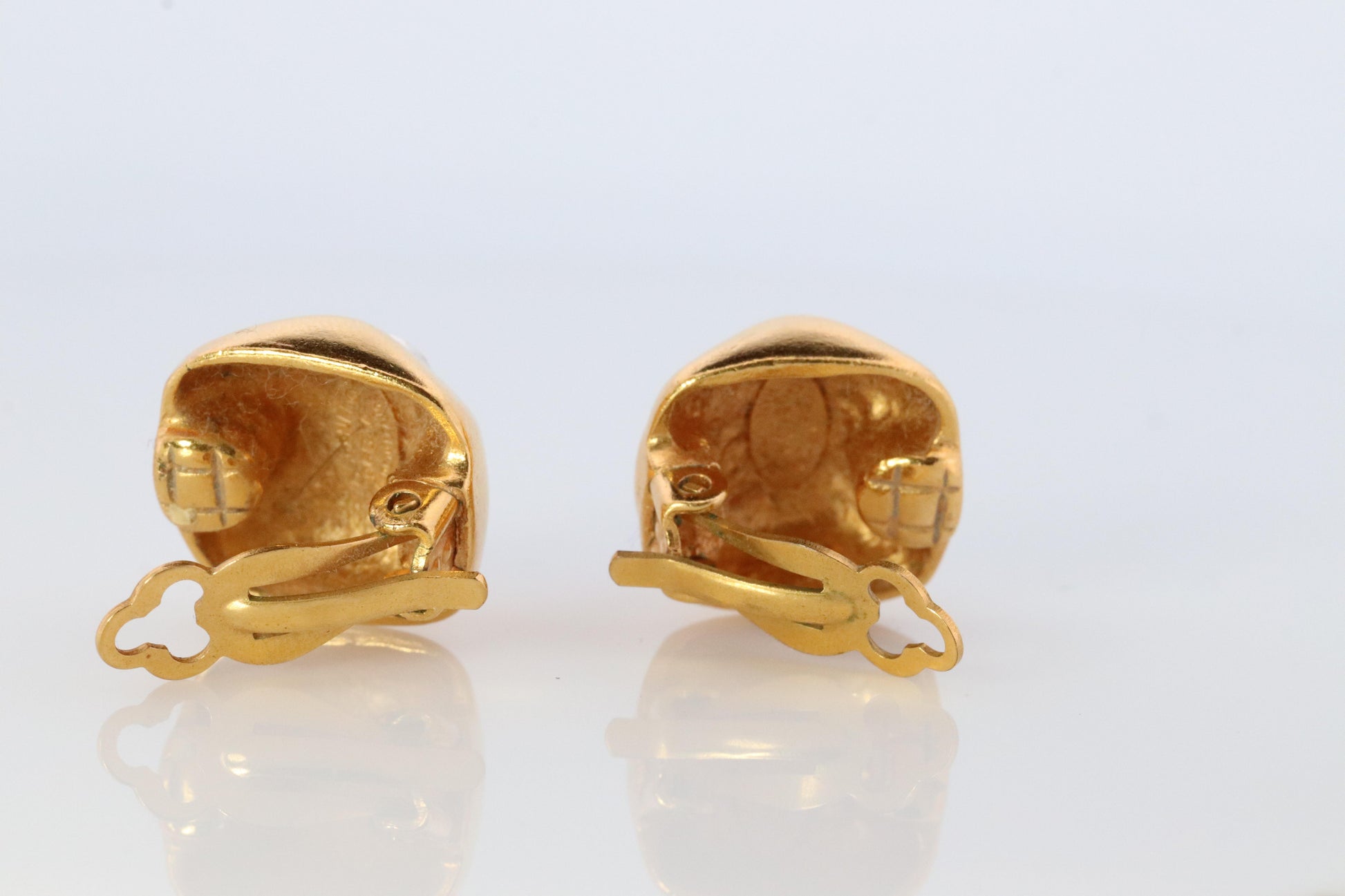 Chanel Earrings. Genuine CC CHANEL Round LOGO Clip on earrings Square