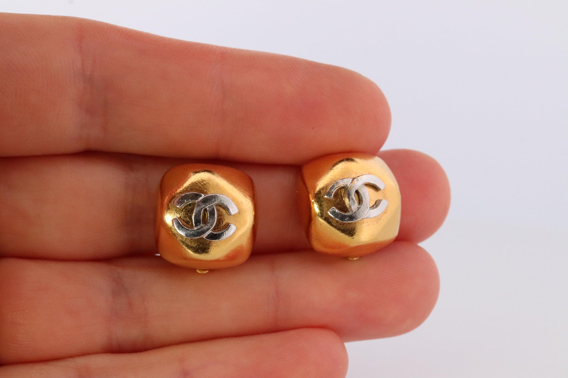 Chanel Earrings. Genuine CC CHANEL Round LOGO Clip on earrings Square