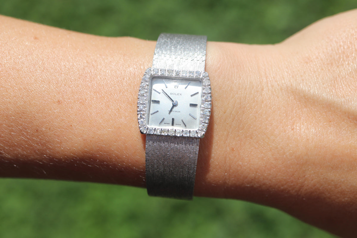 Genuine Rolex Watch. Diamond Bezel 1972 Ladies Manual ROLEX 2611 Precision