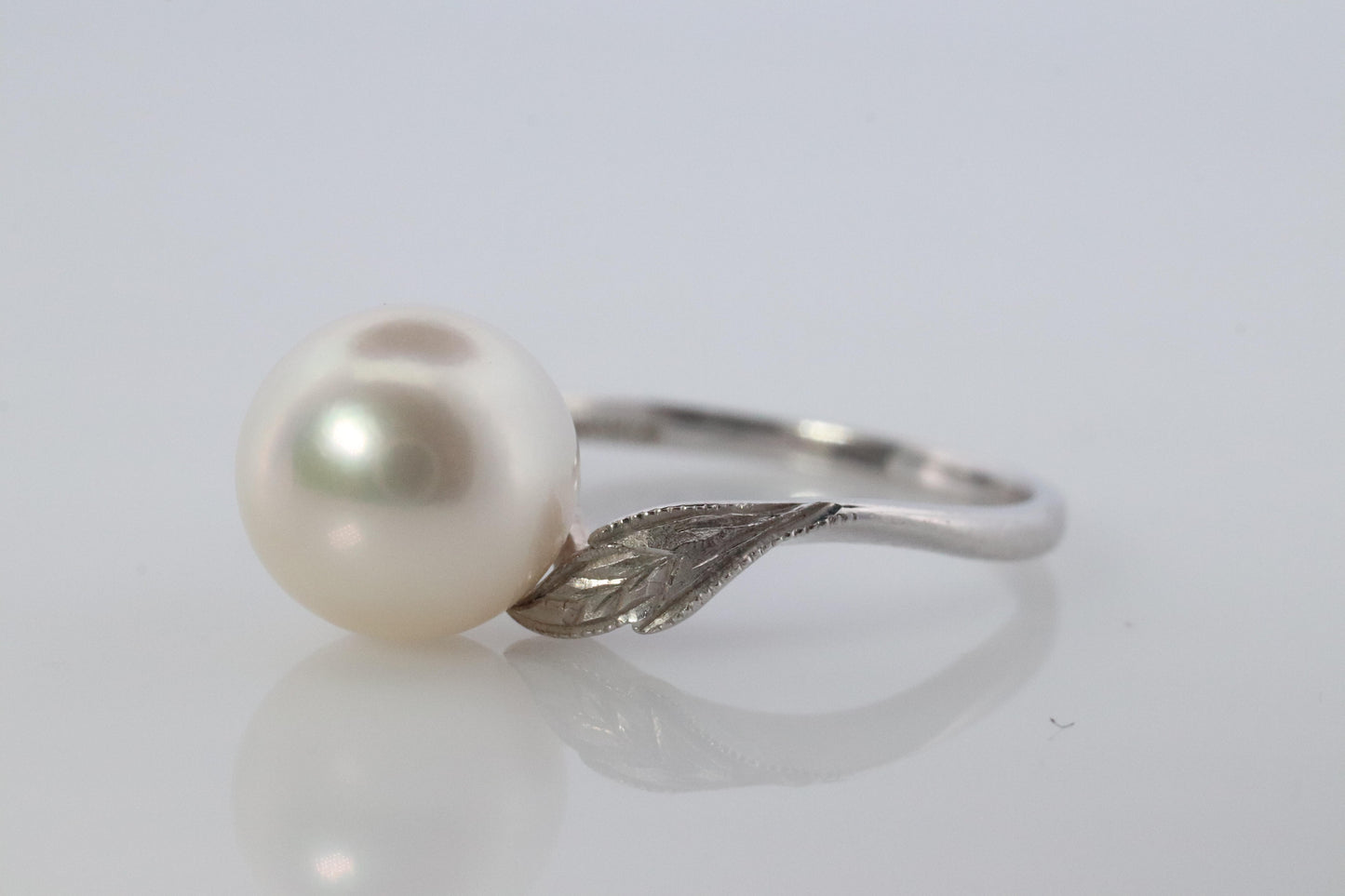 Mikimoto Ring. Vintage 14k Gold Mikimoto Diamond Pearl ring. Mikimoto Pearl