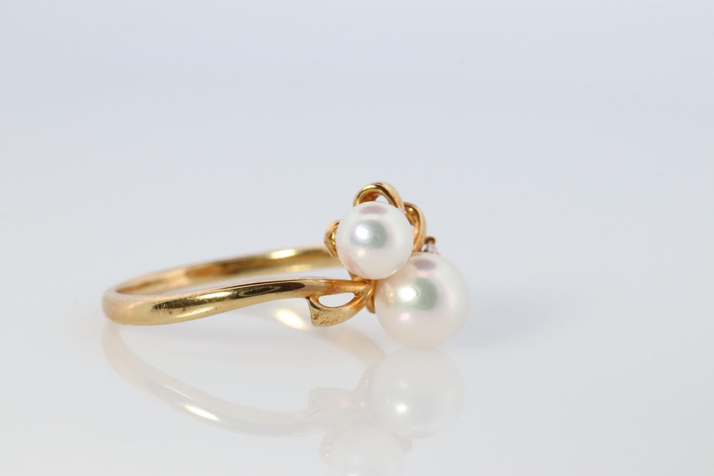 Mikimoto Ring. Vintage 18k Gold Mikimoto Pearl and Diamond Cluster. Vines Grapes