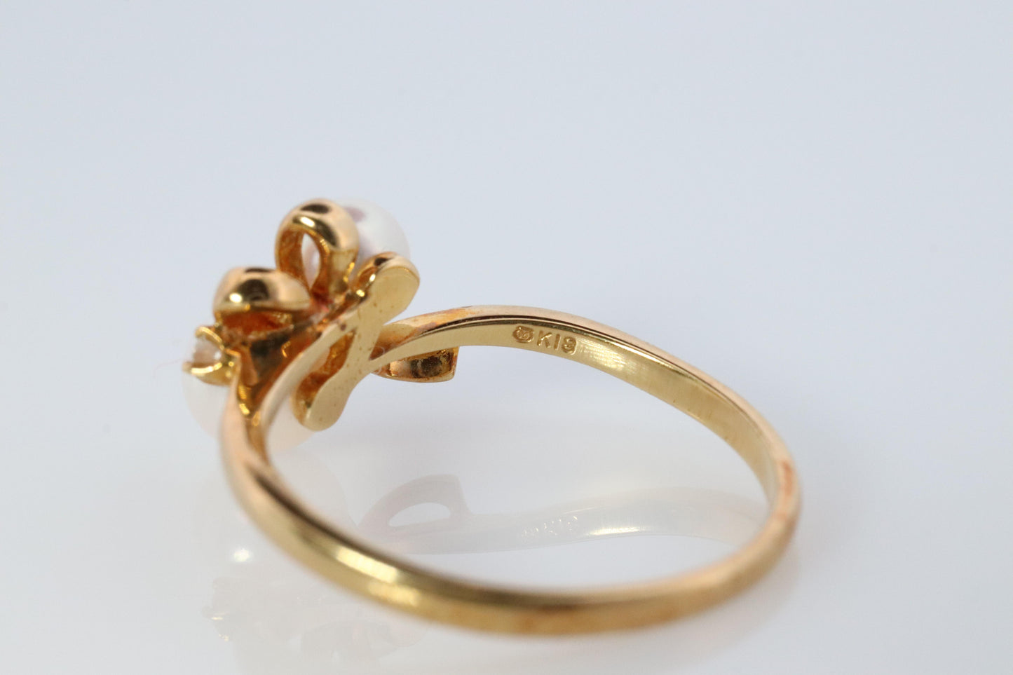 Mikimoto Ring. Vintage 18k Gold Mikimoto Pearl and Diamond Cluster. Vines Grapes