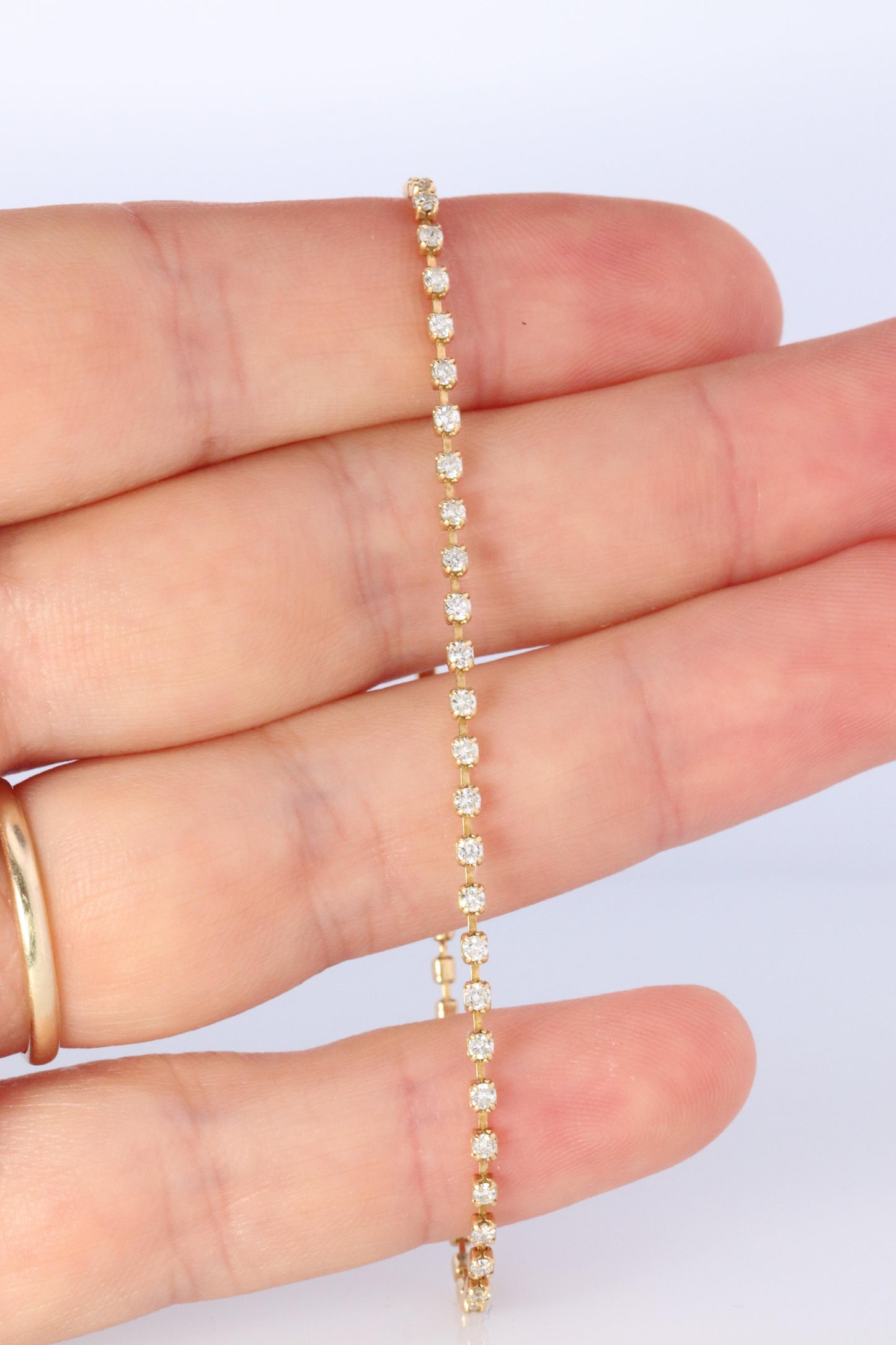 18k Diamond Tennis Bracelet. 18k round diamond Tennis bracelet. 1CTW
