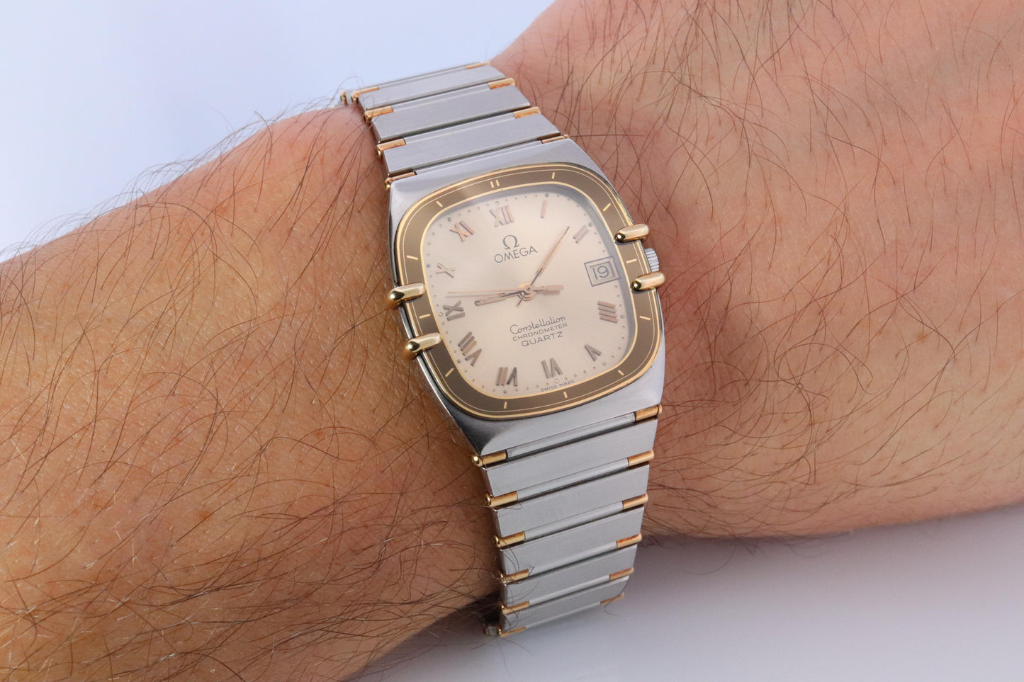 Omega Watch. Omega Constellation Chronometer Quartz 1431 Date Wristwatch.