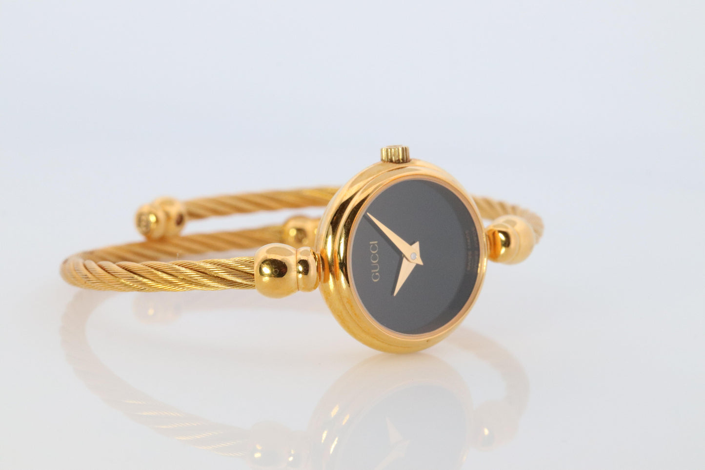 Vintage GUCCI Quartz 2700.2.L Watch. Gucci Ladies Bangle Gold Tone Wristwatch
