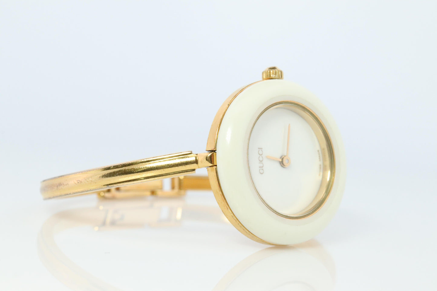 Vintage GUCCI Quartz 11/12.2 Watch. Gucci Ladies Bangle Interchange Bezel watch