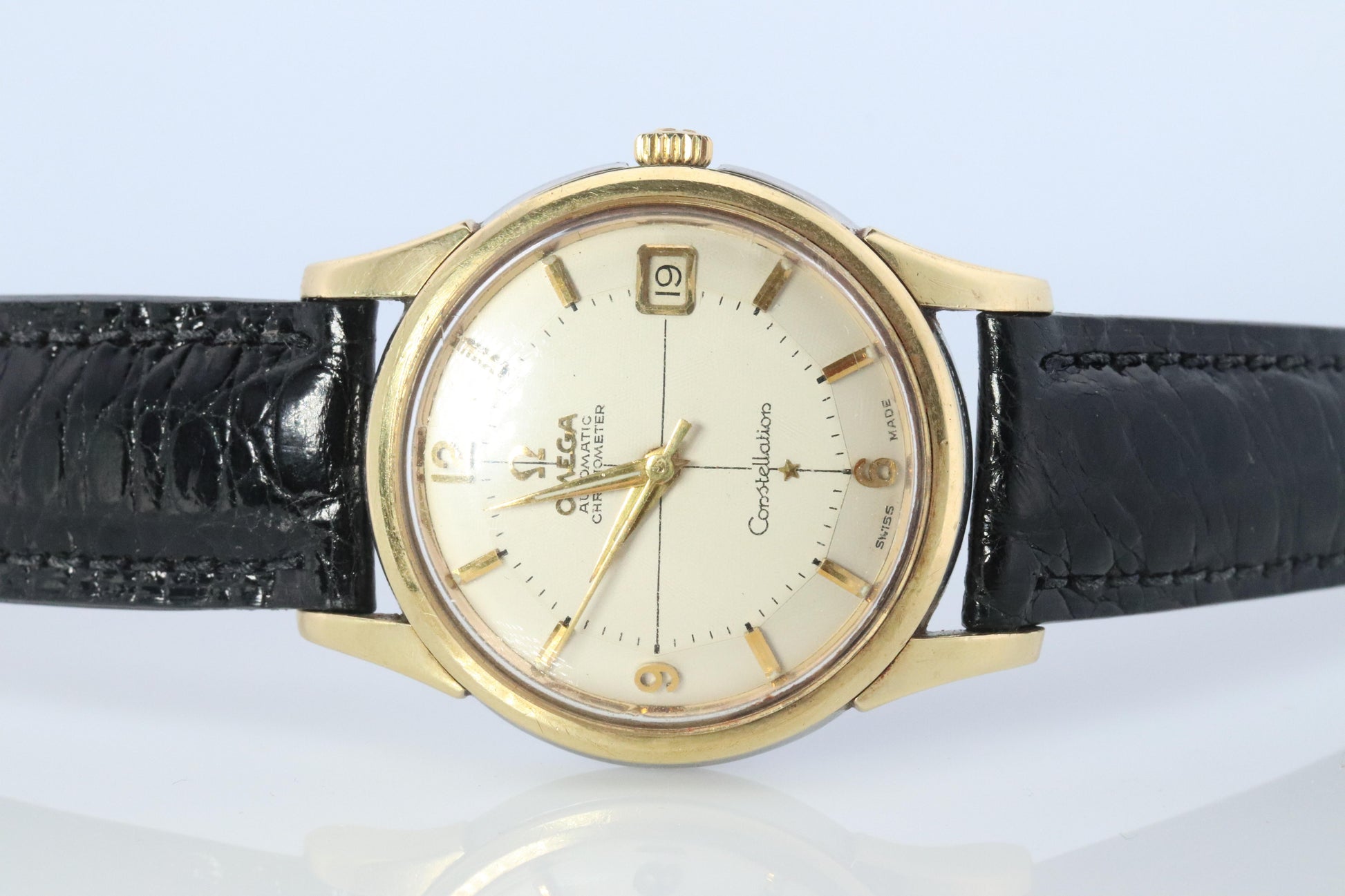 OMEGA Constellation Pie Pan Automatic Mens Watch. Ref 14393 SS and Yellow Gold.
