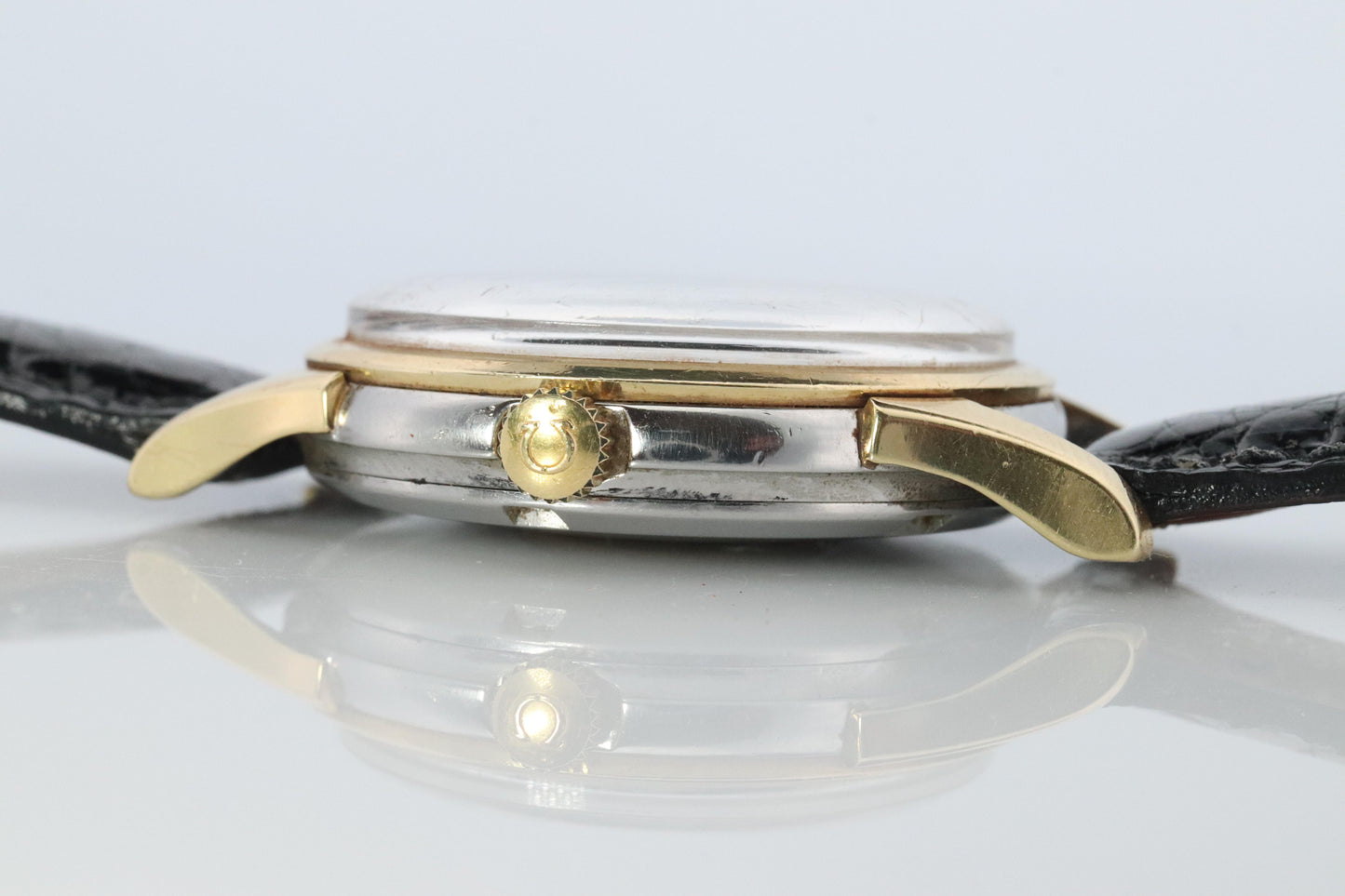 OMEGA Constellation Pie Pan Automatic Mens Watch. Ref 14393 SS and Yellow Gold.