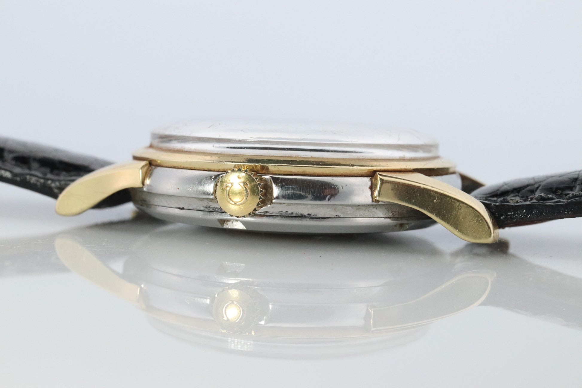 OMEGA Constellation Pie Pan Automatic Mens Watch. Ref 14393 SS and Yellow Gold.