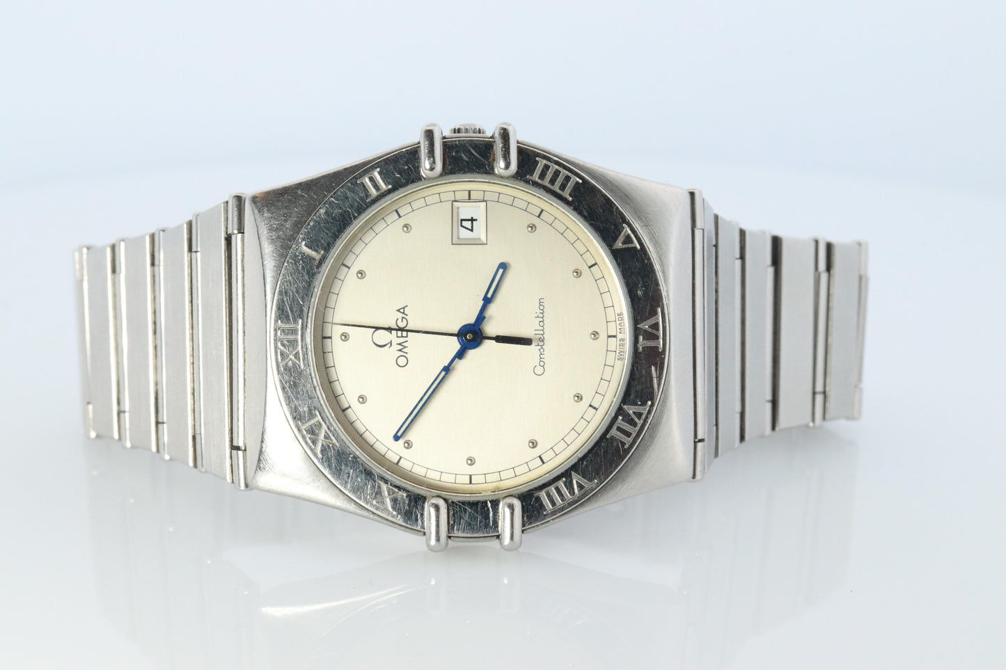 Omega Watch. Omega Constellation Quartz 1448 Date Wristwatch. Mens Omega