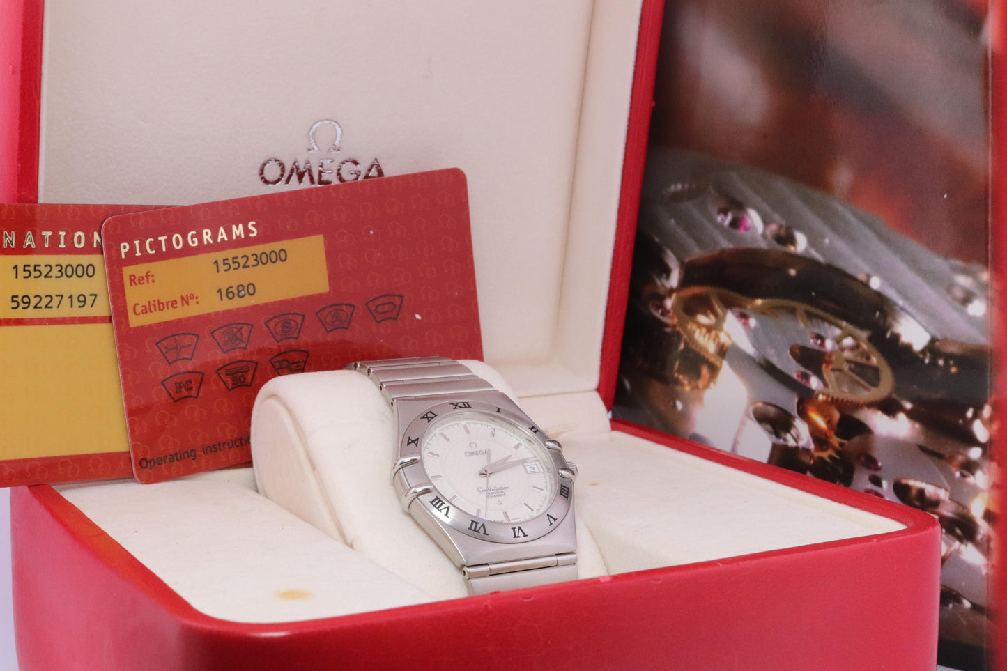 Omega Watch. Omega Constellation Quartz 1552 Date Wristwatch. Mens Omega