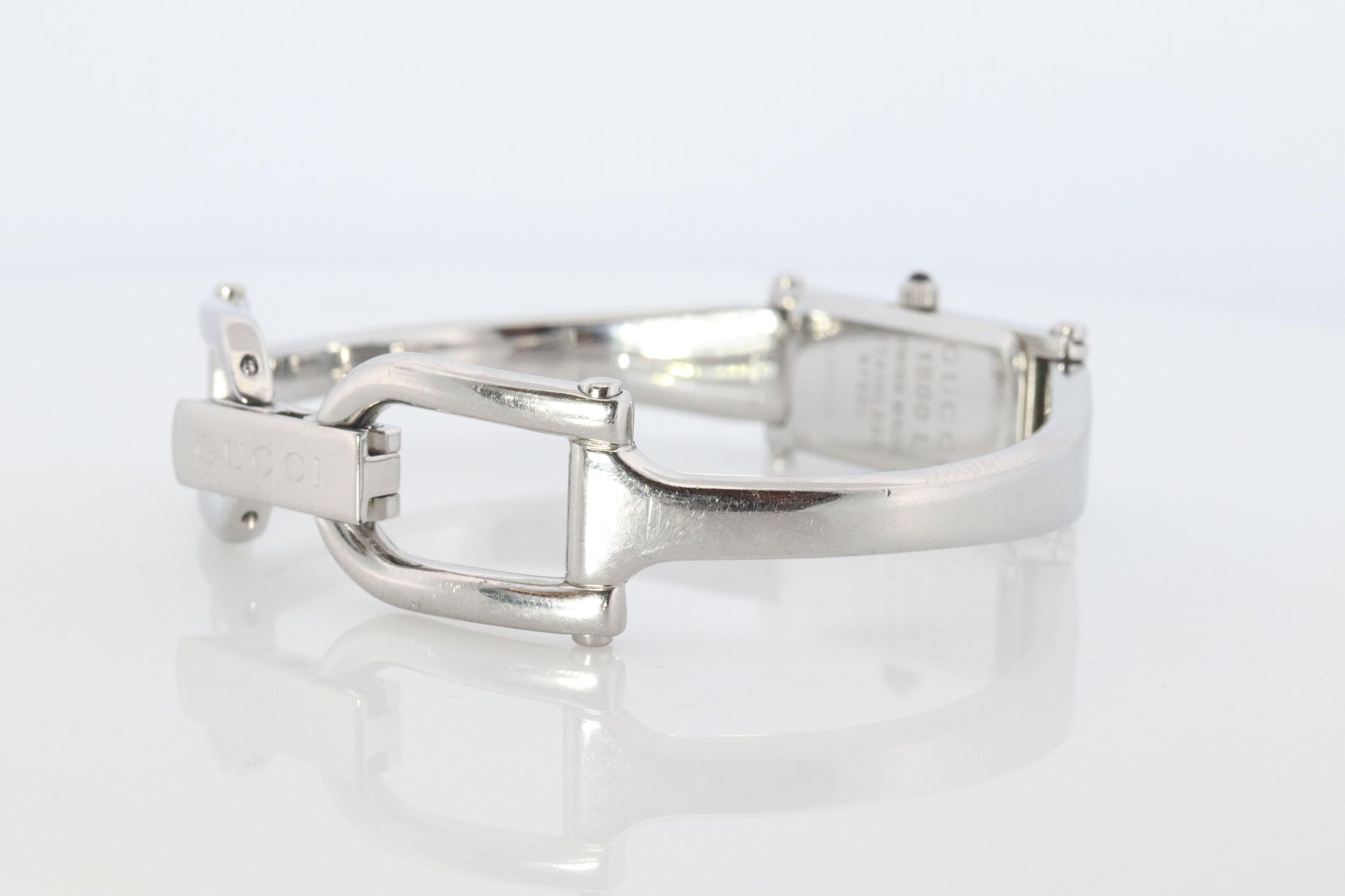 Vintage GUCCI 1500L Quartz Wrist Watch. Gucci Silver LOGO Diamond Bangle Watch
