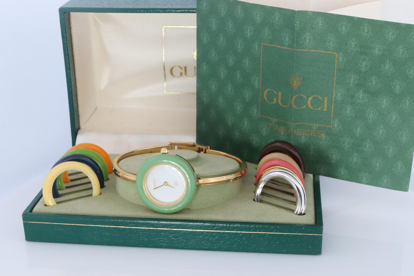 Vintage GUCCI Quartz 11/12 Watch. Gucci Ladies Bangle Interchange Bezel watch