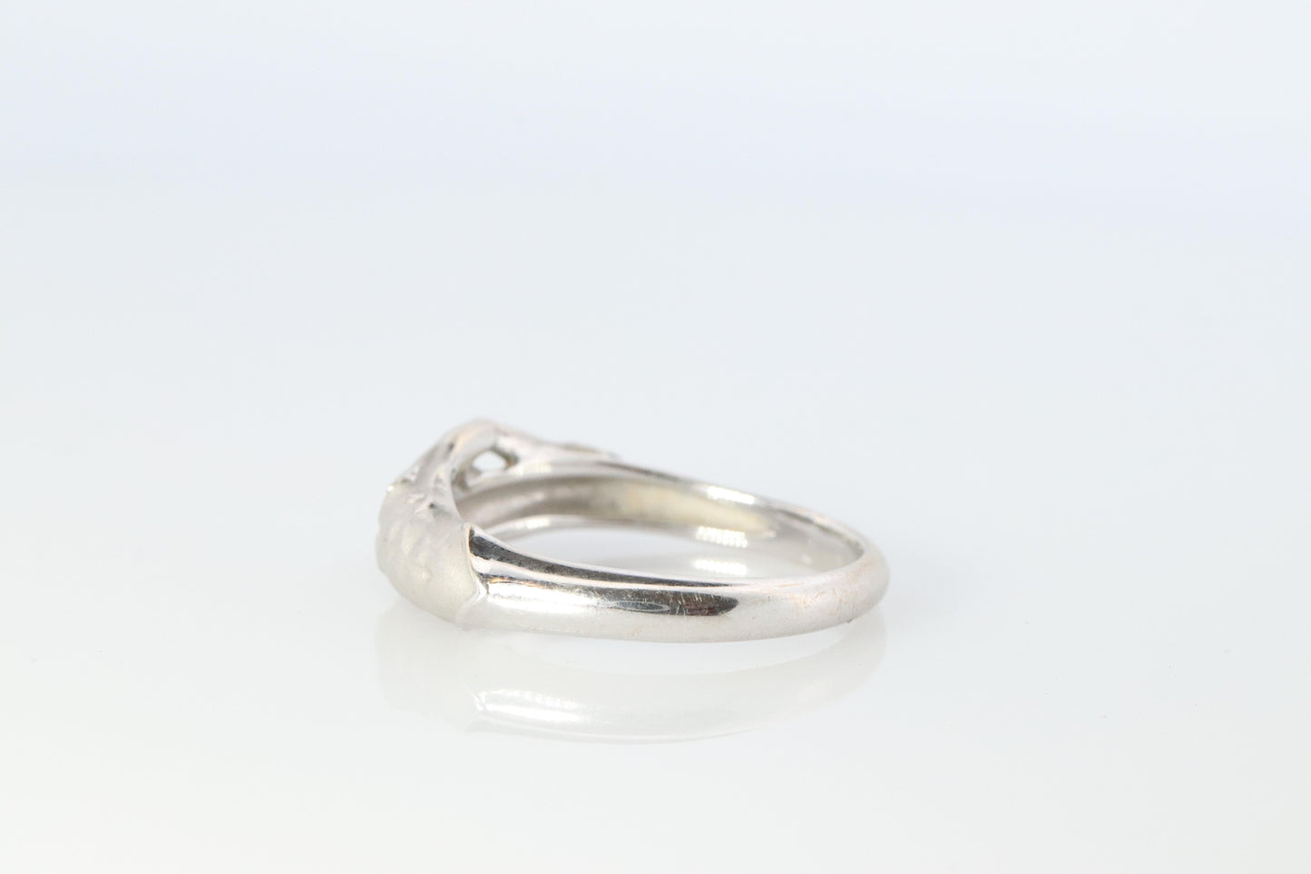 Carrera Y Carrera 18k Band. Carrera Y Carrera 750 White Gold Adam Ring.