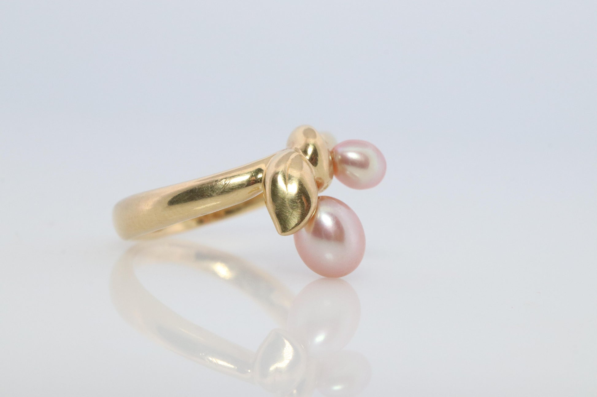 Mikimoto Ring. Vintage 18k Gold Mikimoto Pearl Cluster. Vines Grapes
