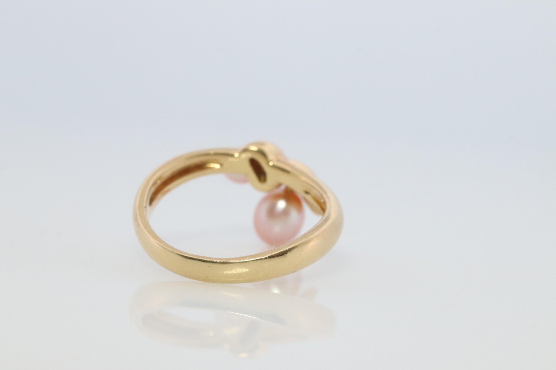 Mikimoto Ring. Vintage 18k Gold Mikimoto Pearl Cluster. Vines Grapes