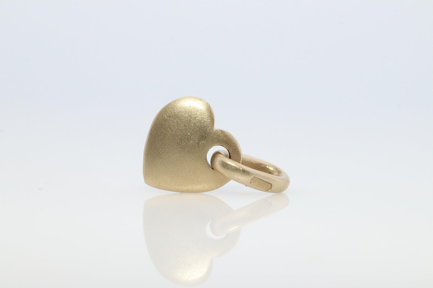 18k POMELATTO Charm. 18k DODO Heart Pendant Bracelet Charm.