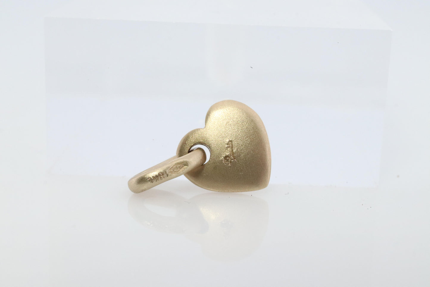 18k POMELATTO Charm. 18k DODO Heart Pendant Bracelet Charm.