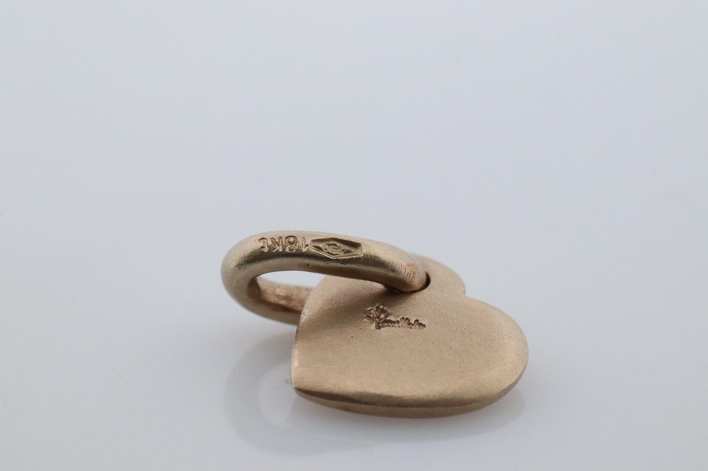 18k POMELATTO Charm. 18k DODO Heart Pendant Bracelet Charm.