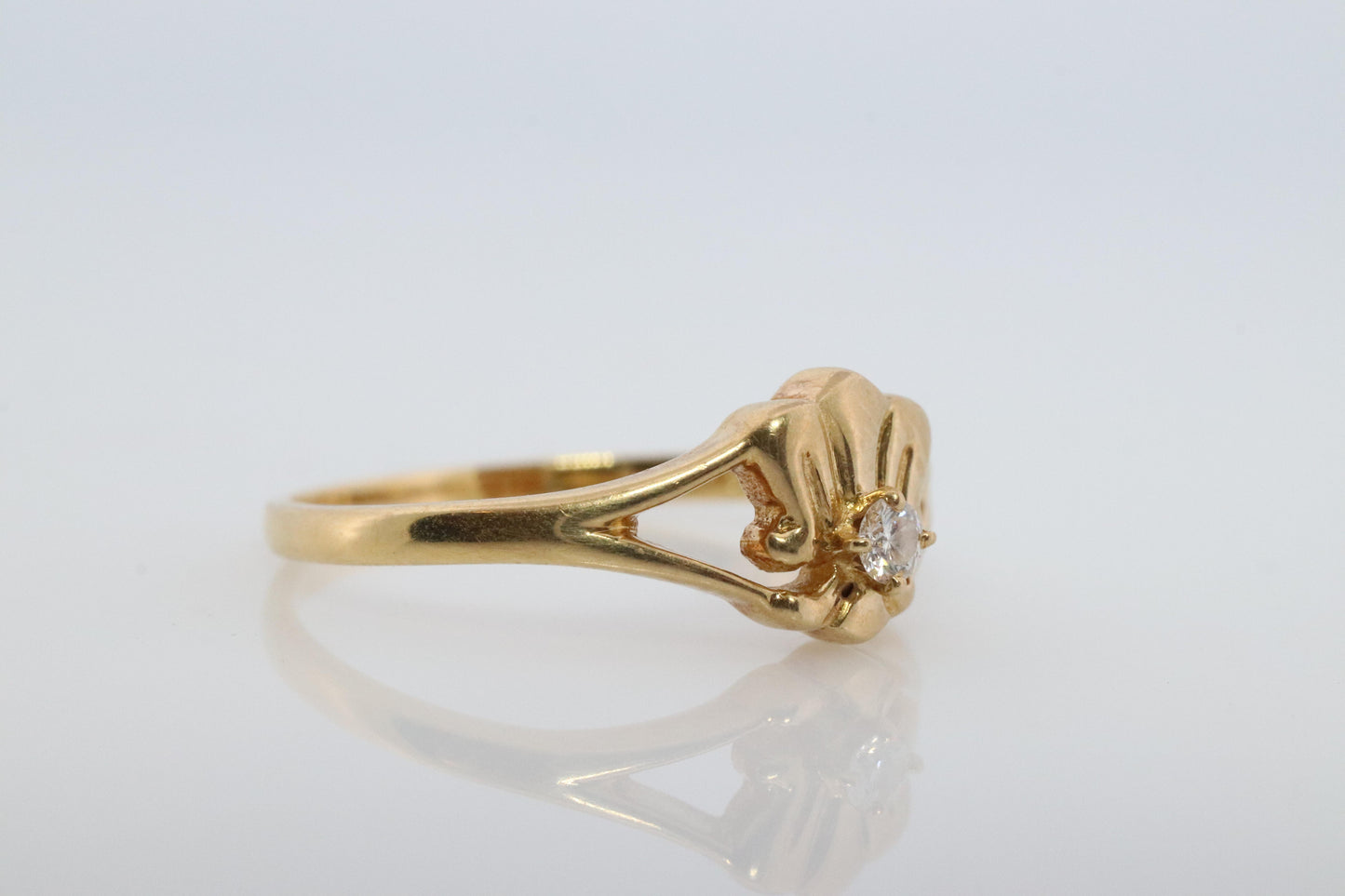 Mikimoto Ring. Vintage 18k Gold Mikimoto Dainty Diamond Ring.
