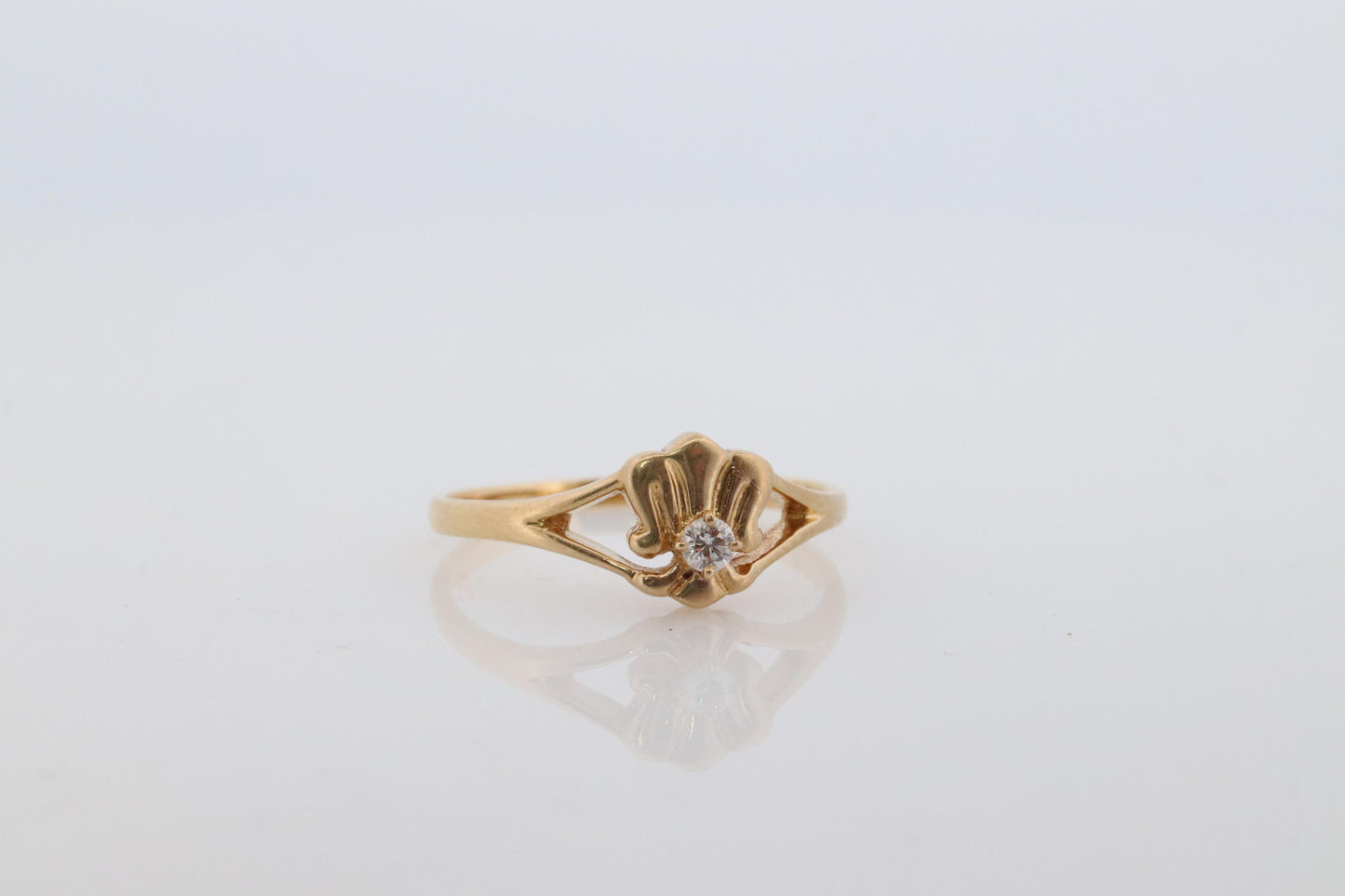 Mikimoto Ring. Vintage 18k Gold Mikimoto Dainty Diamond Ring.