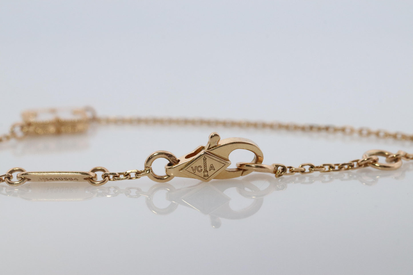 Van Cleef Arpels Alhambra Bracelet . Genuine VCA 18k YG Mother of Pearl Charm