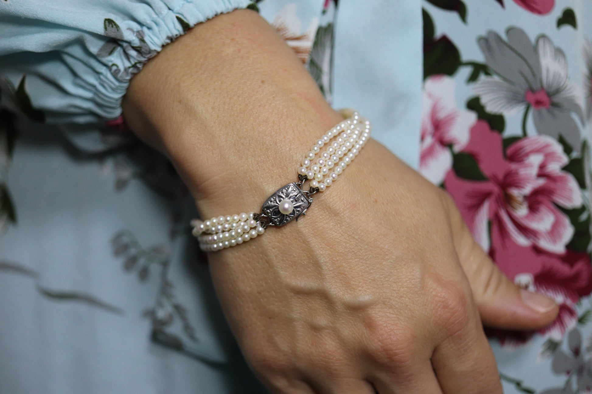 Mikimoto Bracelet. Vintage 14k Gold Mikimoto Pearl Strand Bracelet Lapis Lazuli.