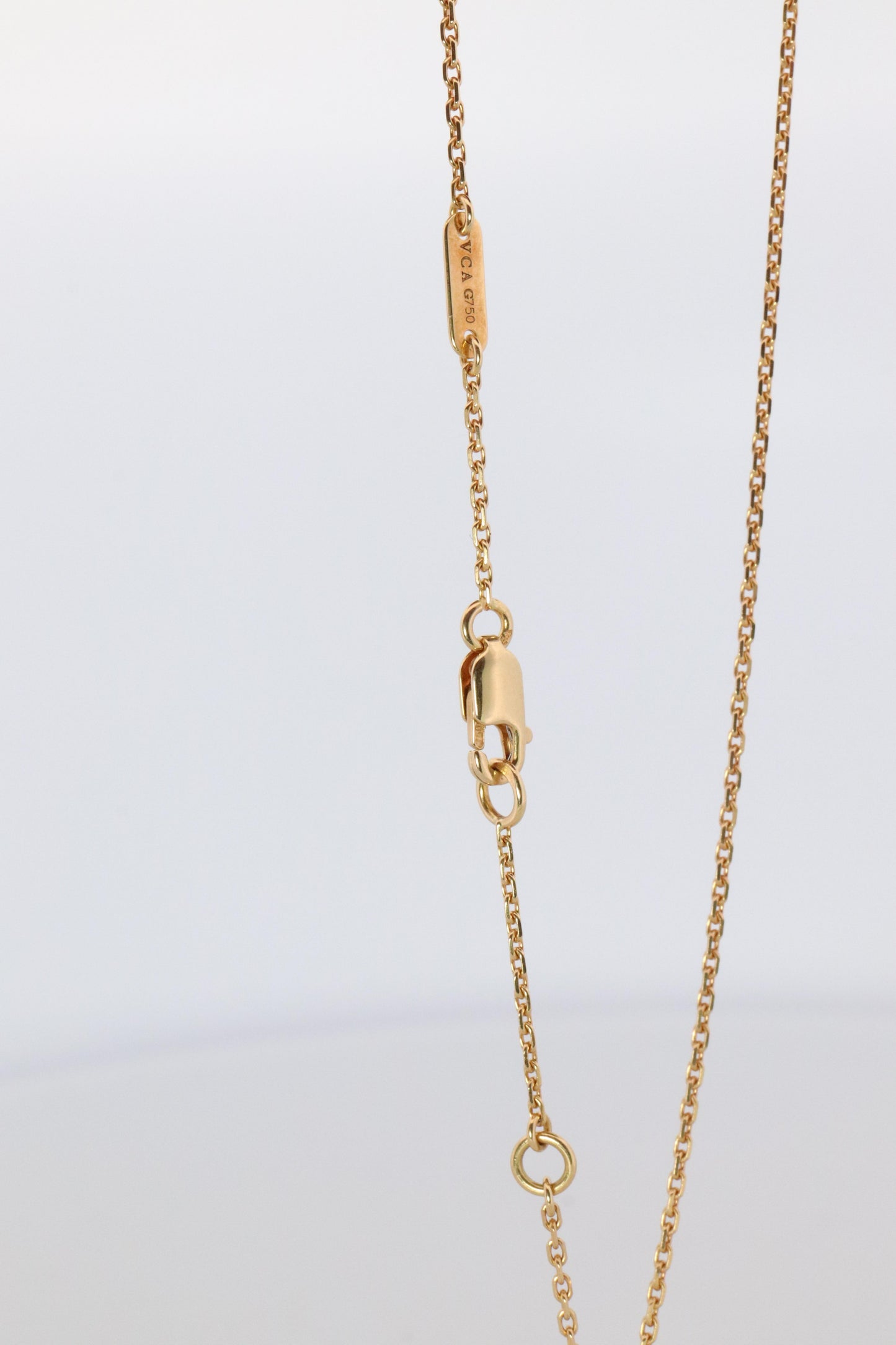 Van Cleef Arpels Alhambra Necklace . Genuine VCA 18k YG Sweet Shell Pendant