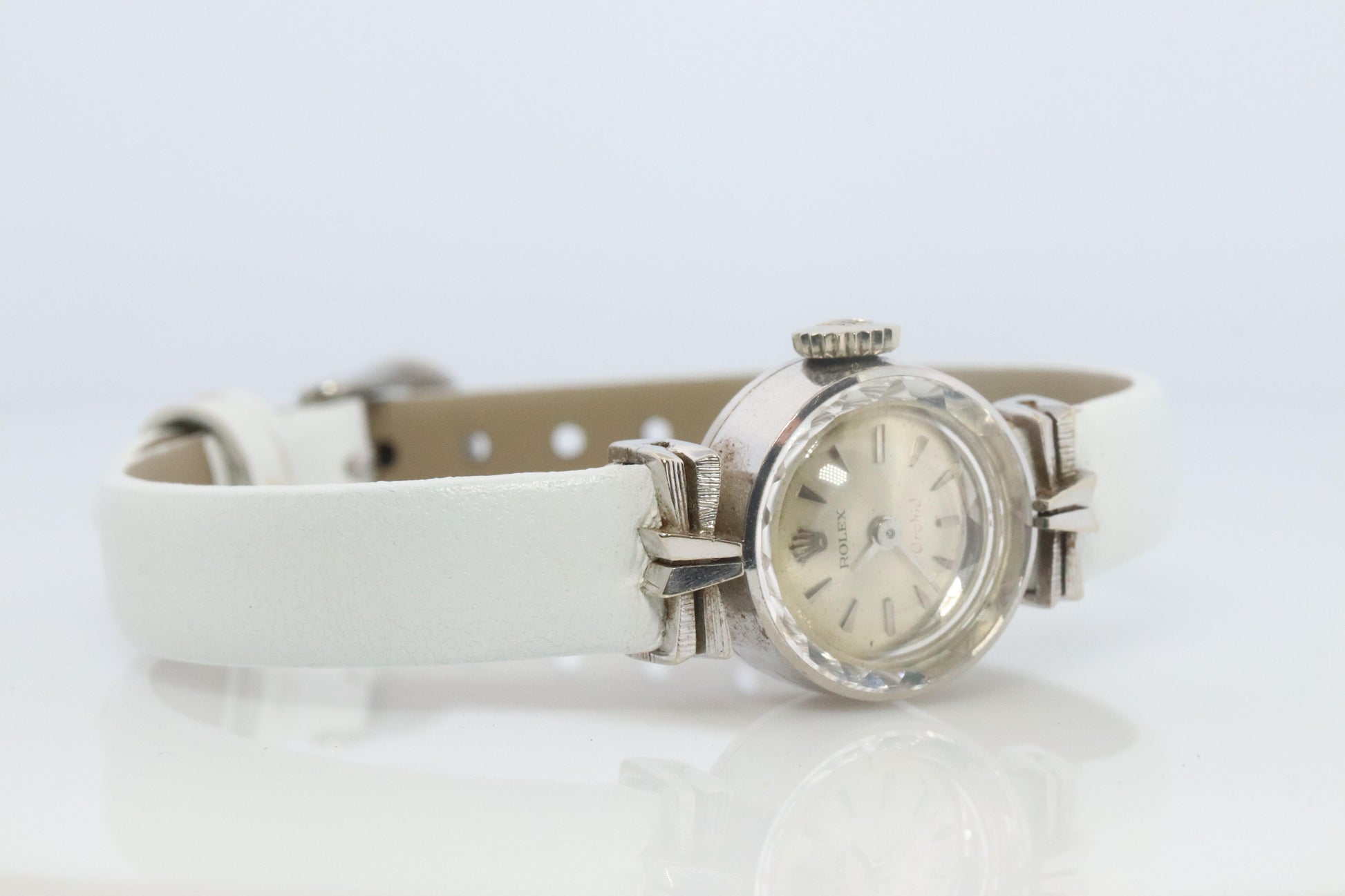 Genuine 18k Rolex Orchid Watch. 18k WG Ladies 2247 Dainty 1960s Ladies Rolex