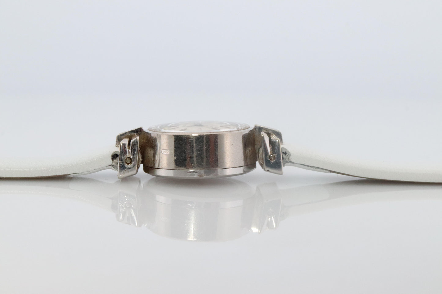 Genuine 18k Rolex Orchid Watch. 18k WG Ladies 2247 Dainty 1960s Ladies Rolex