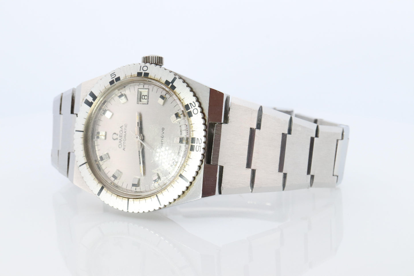 OMEGA Automatic Watch. Omega Geneve Submariner