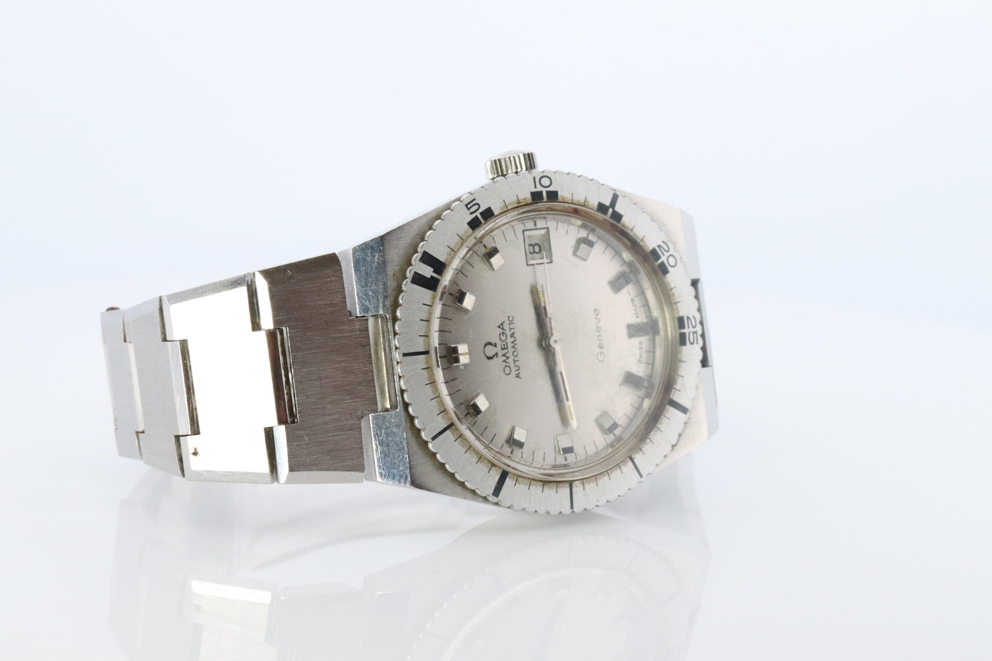 OMEGA Automatic Watch. Omega Geneve Submariner