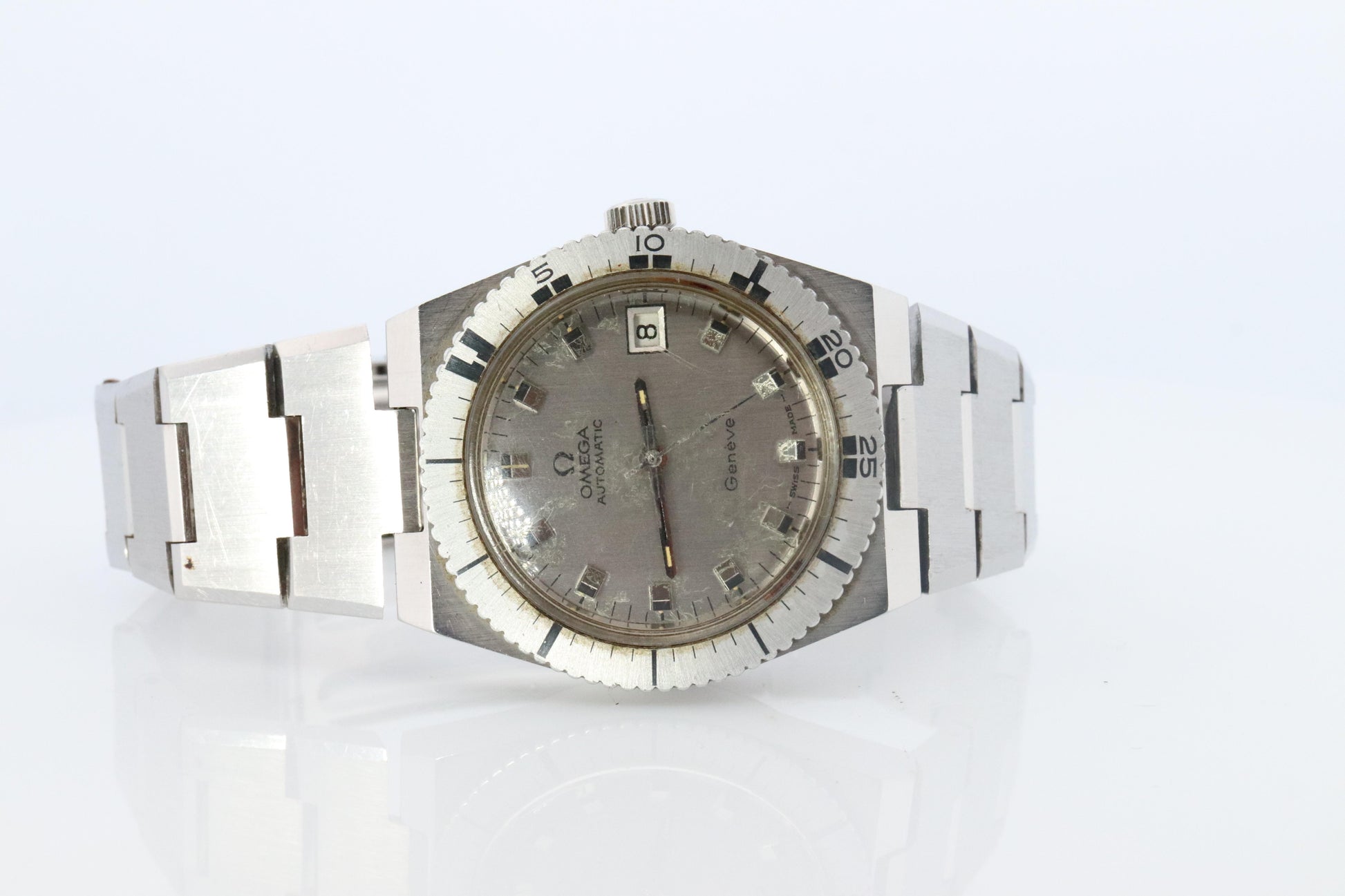 OMEGA Automatic Watch. Omega Geneve Submariner