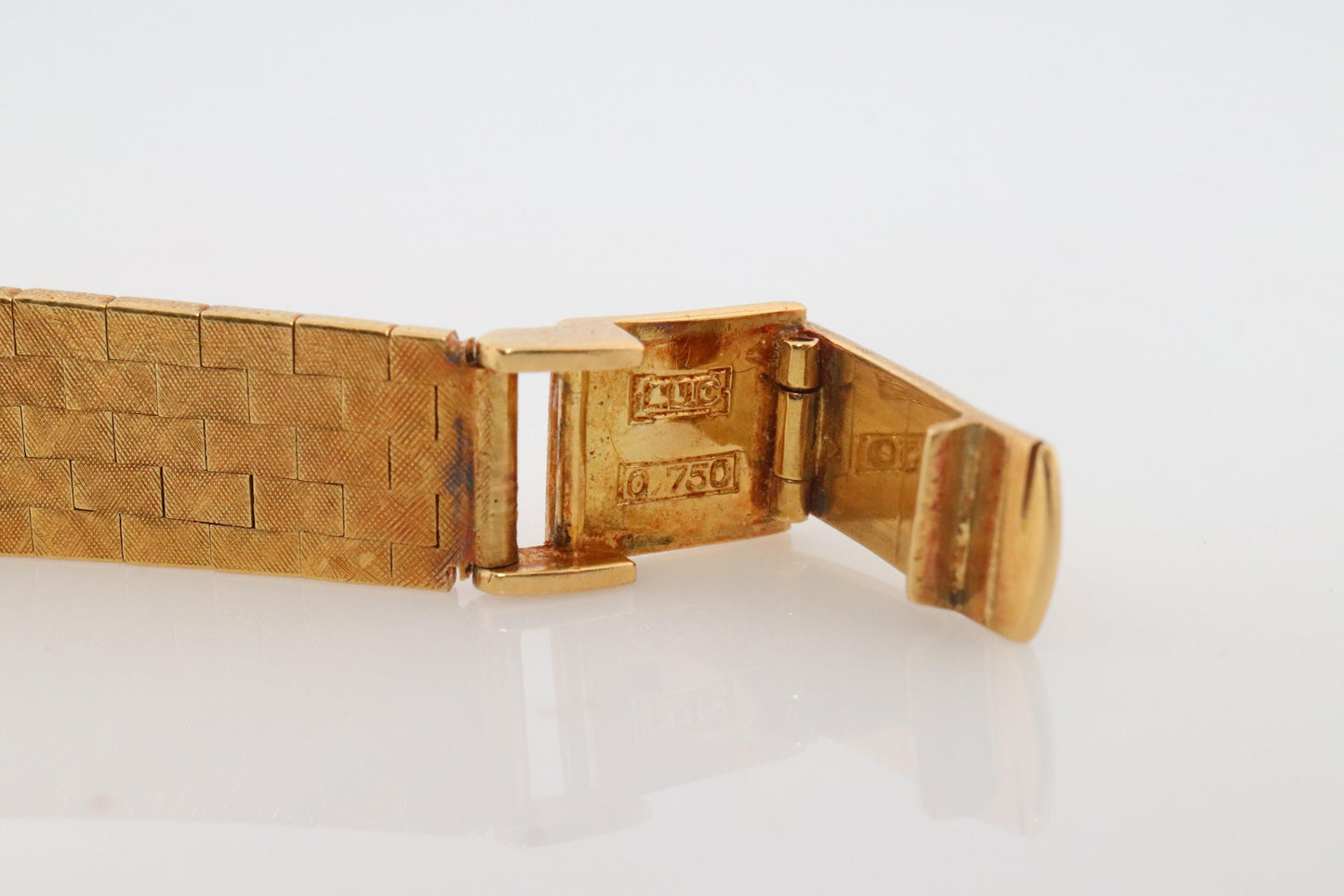 18k Chopard LUC Ladies Manual watch. Vintage Chopard 18k Yellow gold Watch.