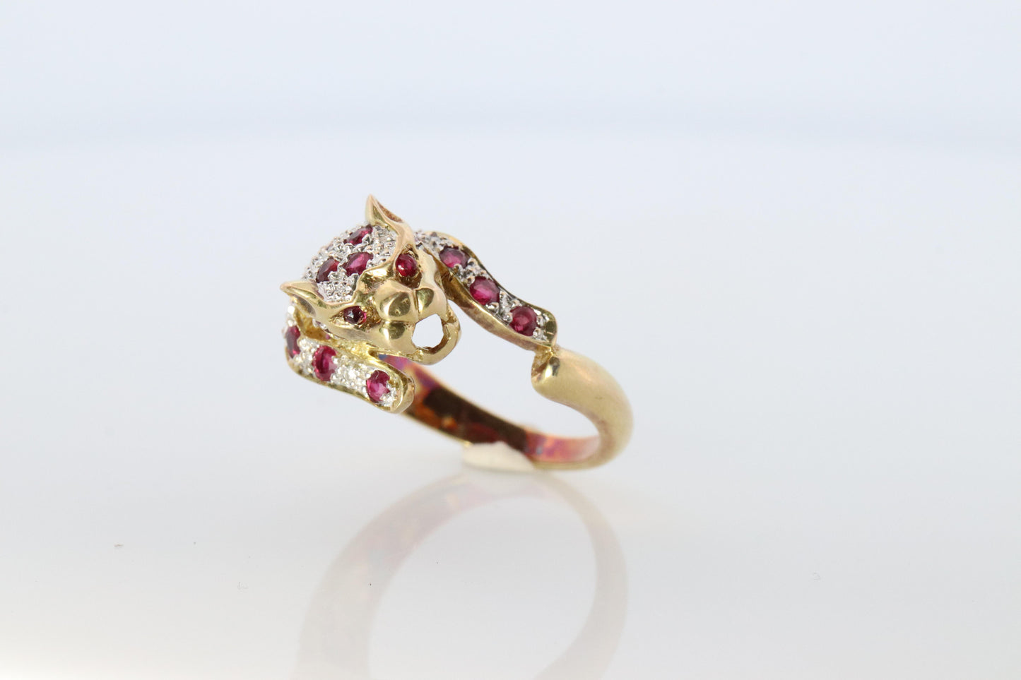 18k Panther Leopard Jaguar Cheetah Ruby ring. Encrusted Rubies Ready to Pouce