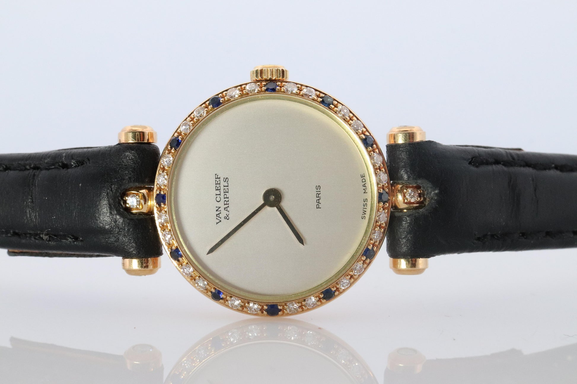 Van Cleef and Arpels 18901 watch. 18k Gold VCA Classique Diamond Sapphire Bezel.