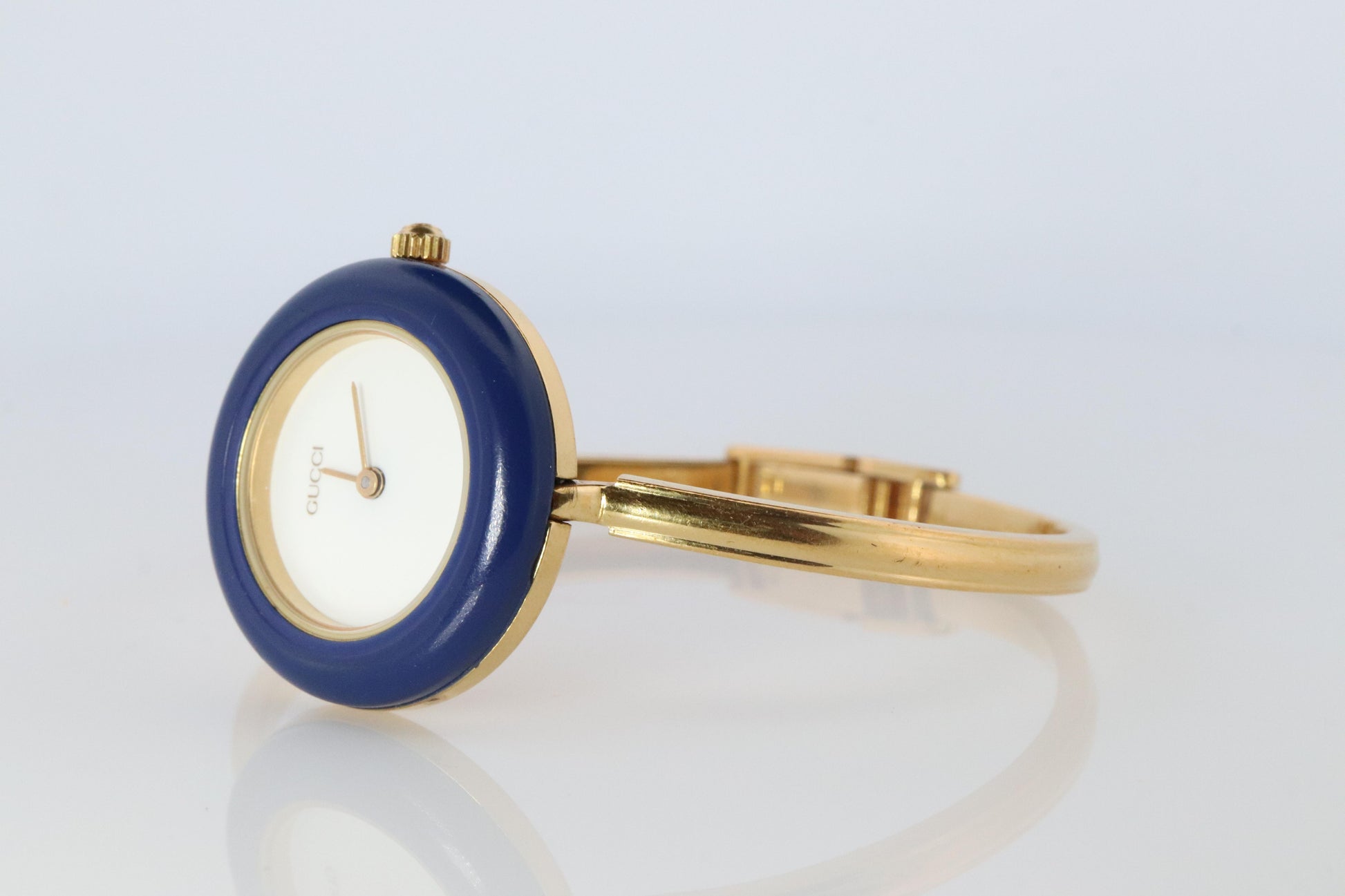 Vintage GUCCI Quartz 11/12.2  Watch. Gucci Ladies Bangle Interchange Bezel watch