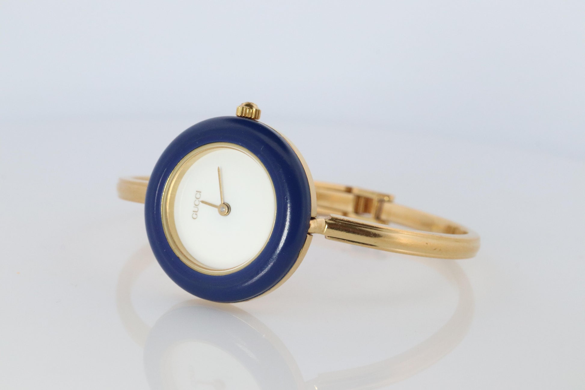 Vintage GUCCI Quartz 11/12.2  Watch. Gucci Ladies Bangle Interchange Bezel watch