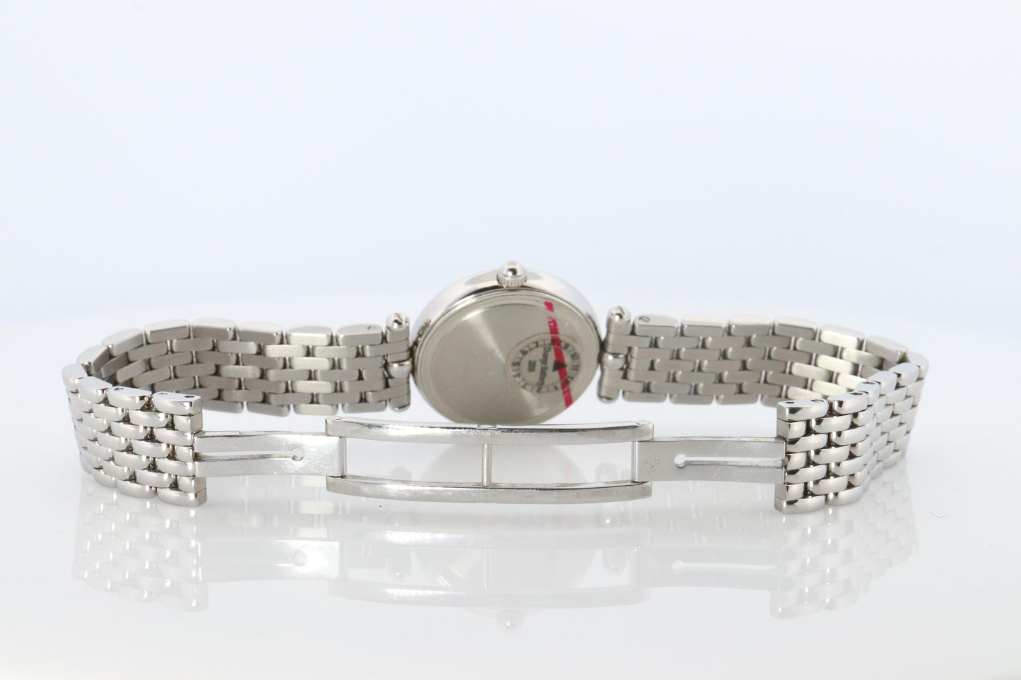 Van Cleef and Arpels HH4584 watch. La Collection SS Round 25mm Watch