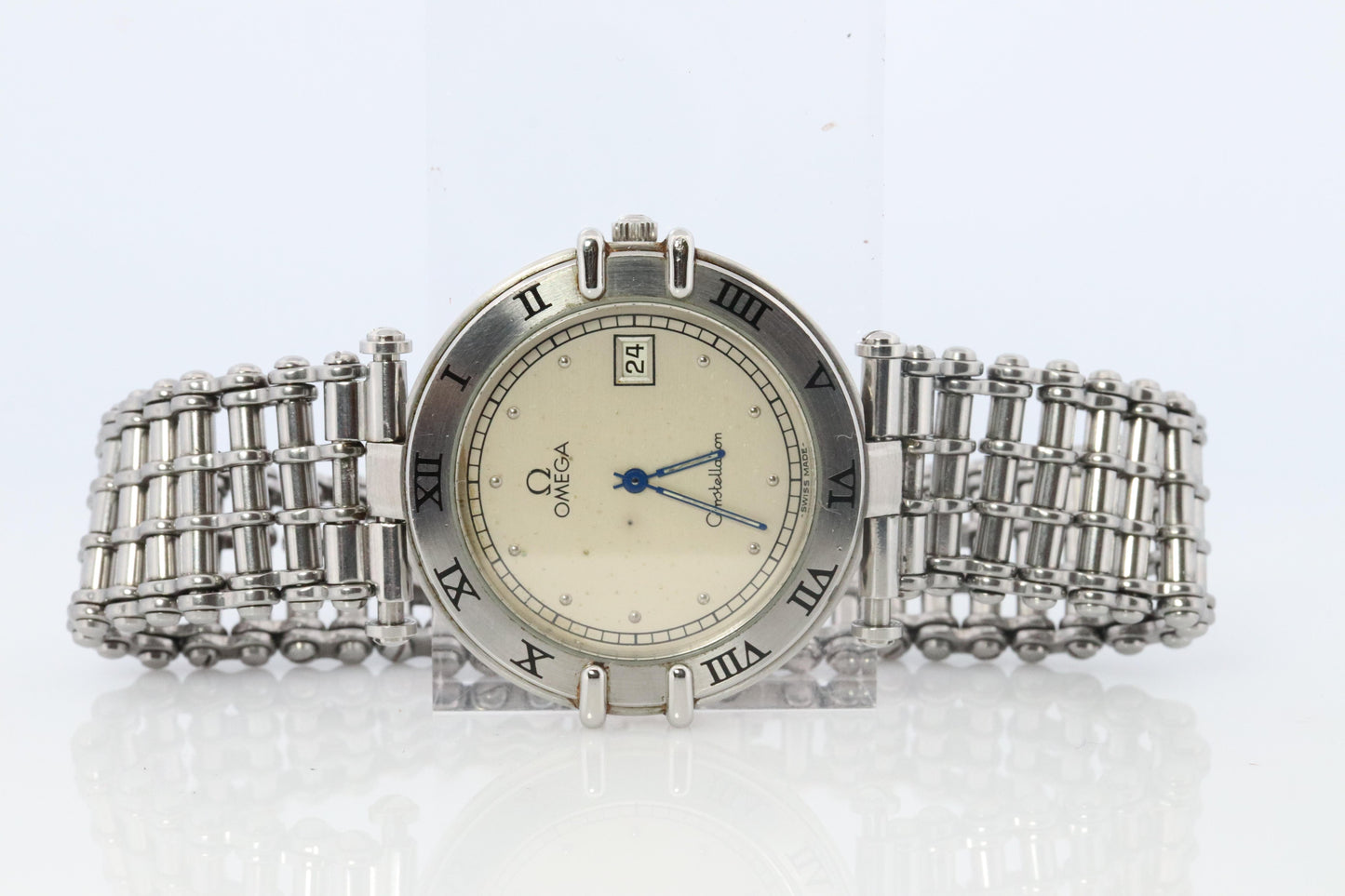 Omega Watch. Authentic Omega Constellation 1379 Date Quartz