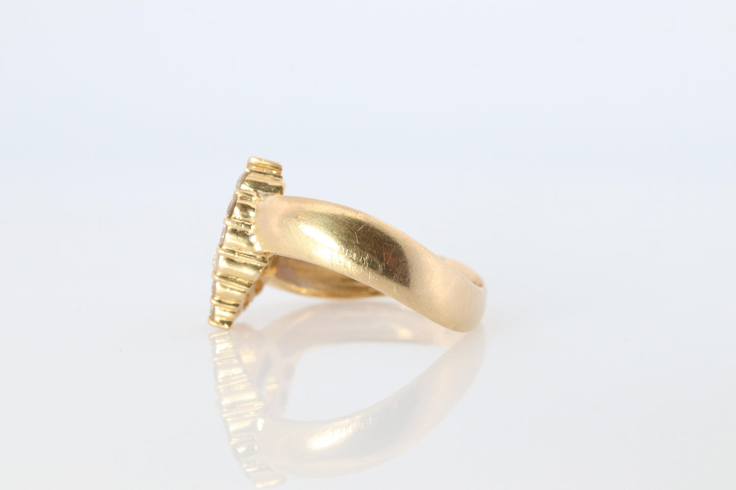 18k Diamond Heart ring. 18k Yellow Gold Open Heart Love ring.