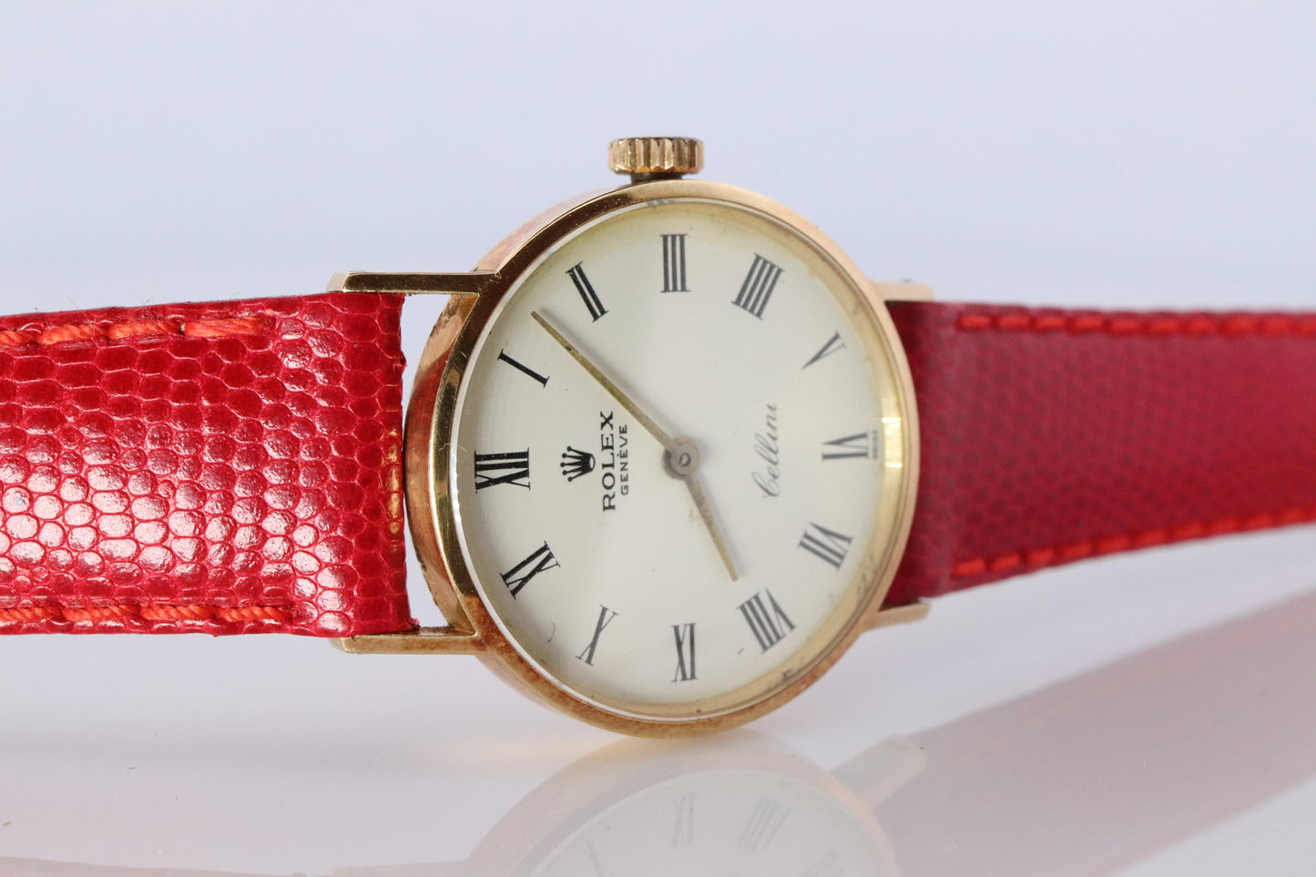 Genuine 18k Rolex Watch. 18k YG Ladies Rolex CELLINI 3810 Round WristWatch