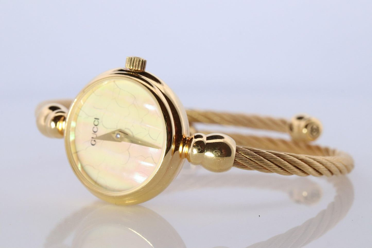 Vintage GUCCI Quartz 2700.2.L Watch. Gucci Ladies Bangle Gold Tone MOP Dial.