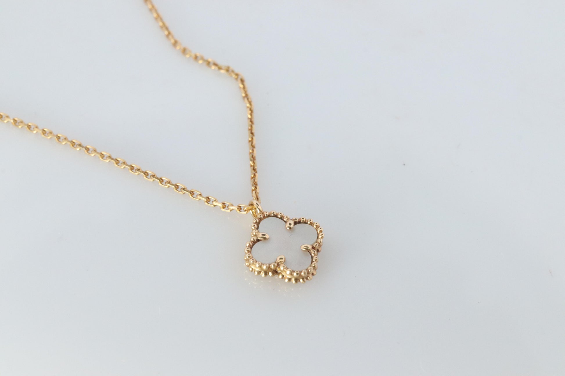 Van Cleef Arpels Alhambra Necklace . Genuine VCA 18k YG Sweet Shell Pendant