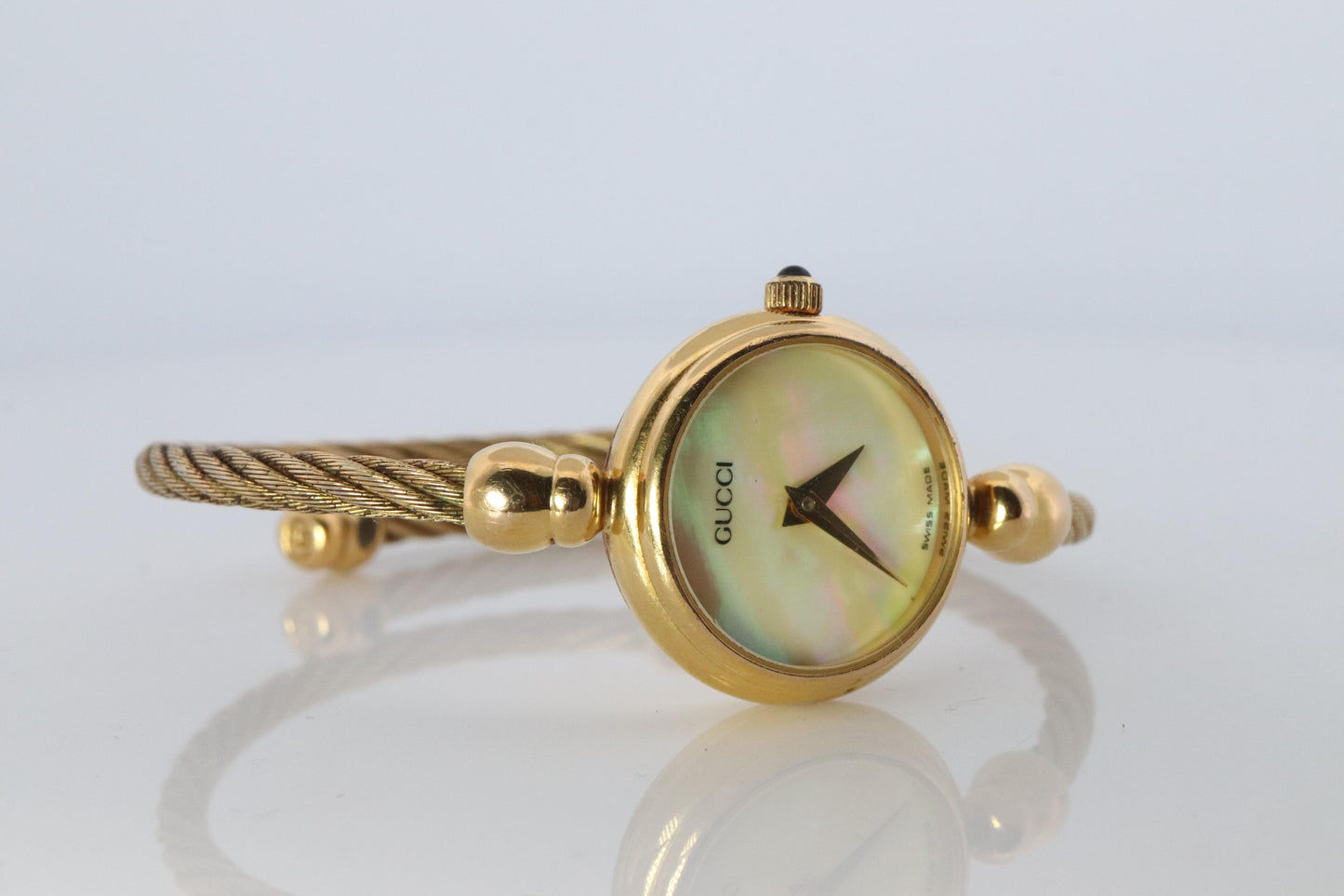 Vintage GUCCI Quartz 2700.2.L  Watch. Gucci Ladies Bangle Gold Tone MOP Dial.