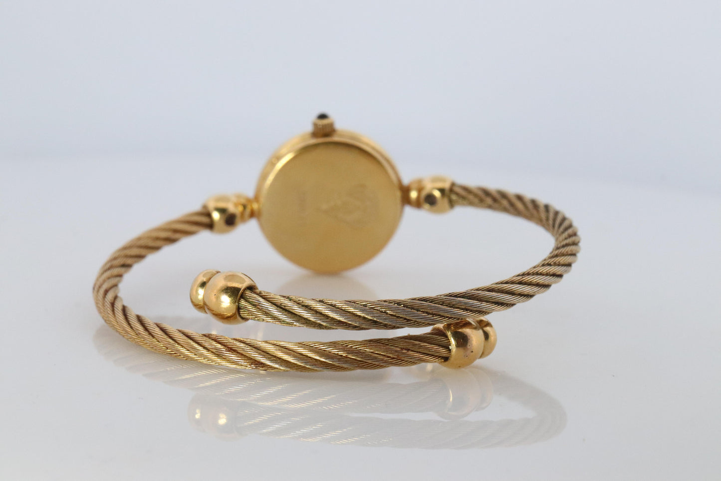 Vintage GUCCI Quartz 2700.2.L  Watch. Gucci Ladies Bangle Gold Tone MOP Dial.