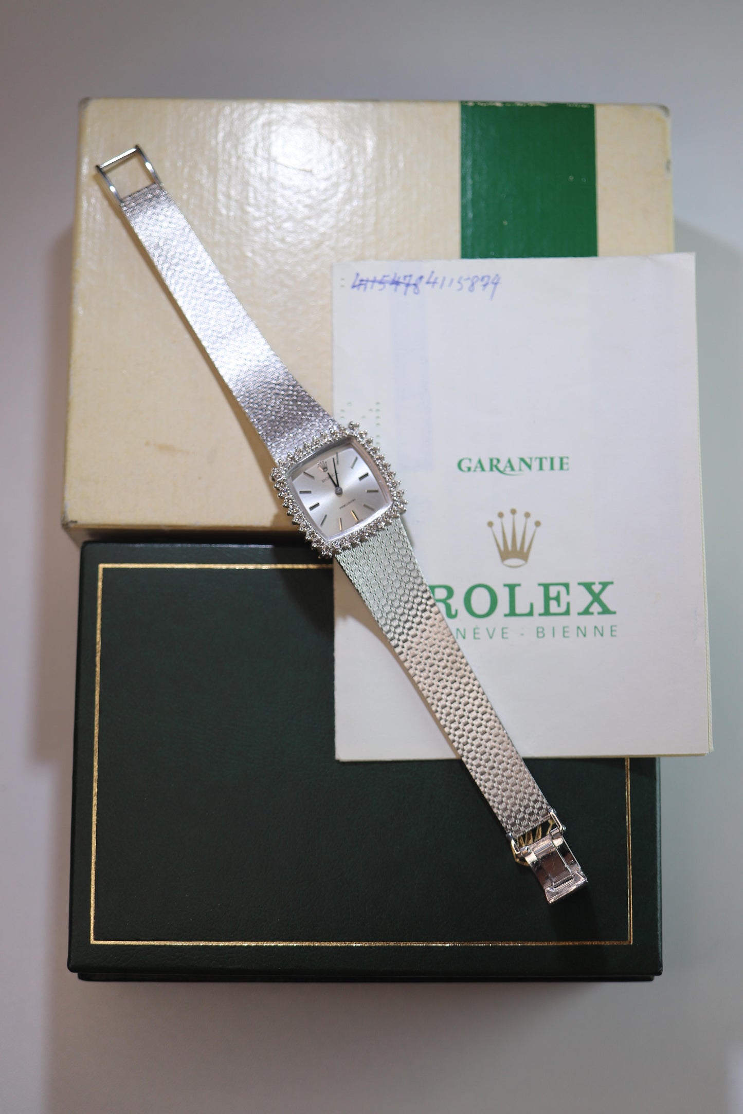 Genuine Rolex Watch. Diamond Bezel 1971 Ladies Manual ROLEX 2611 Precision