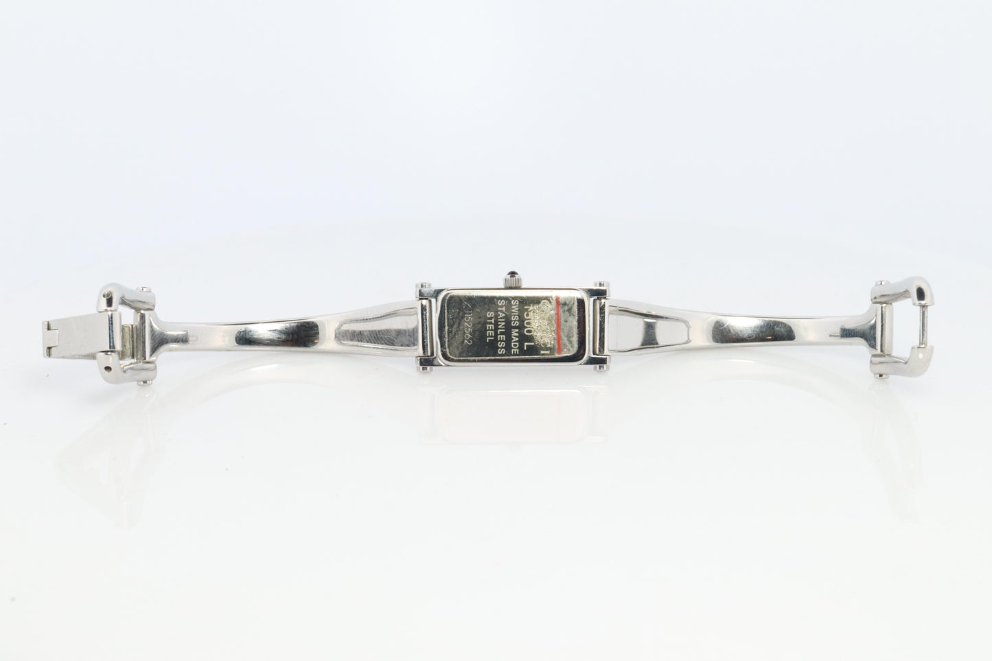 Vintage GUCCI 1500L Quartz Wrist Watch. Gucci Silver Black Dial Bangle Watch