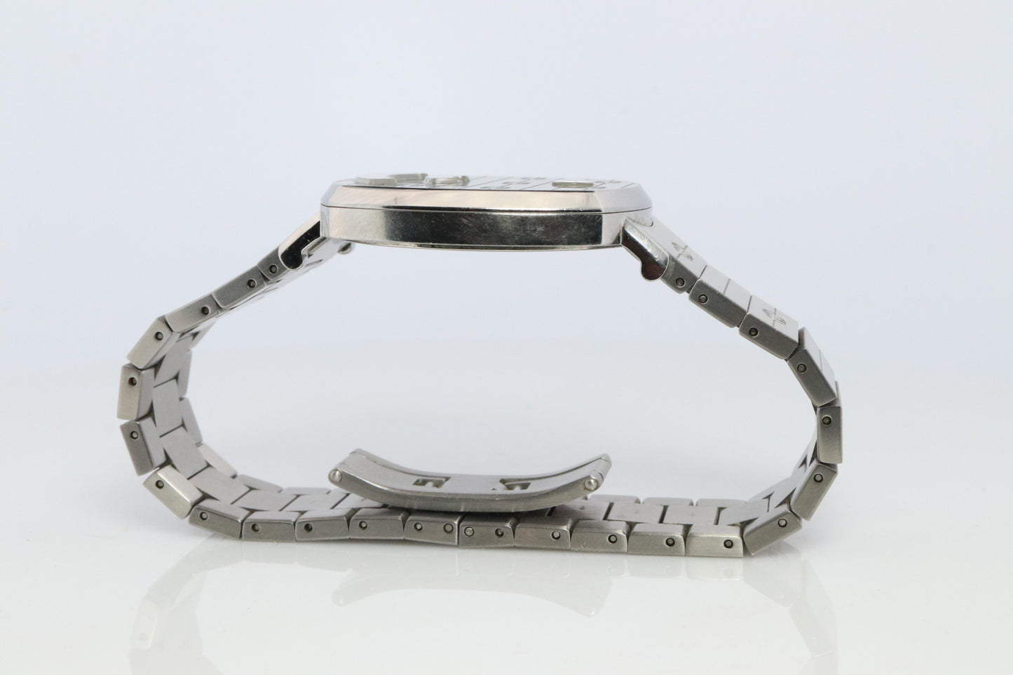 GUCCI Grip YA157401 Watch. Silver Tone Gucci 157.4 WristWatch
